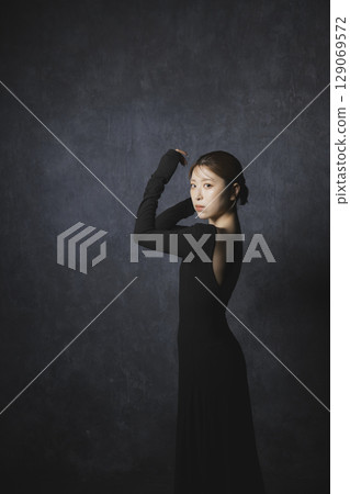 舞者肖像 129069572