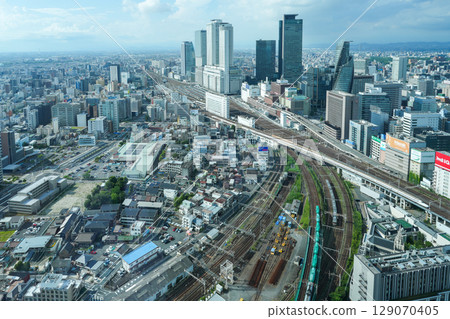 名古屋站及其周邊地區因迎接線性中央新幹線的開通而變得熱鬧非凡（2025年7月從名古屋王子大酒店拍攝） 129070405