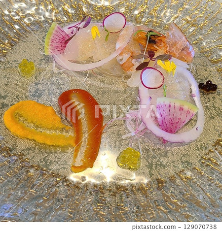 Teppanyaki course meal carpaccio material background Teppanyaki course meal carpaccio material background 129070738