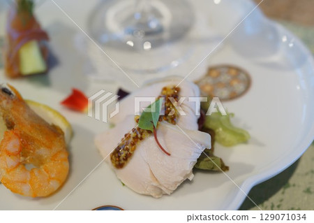 Teppanyaki course meal, side dish, ingredients, background 129071034