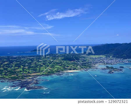 Summer scenery of rural landscapes and volcanic hills on Fukue Island, Goto Islands, Nagasaki Prefecture, Japan Summer scenery of rural landscapes and volcanic hills on Fukue Island, Goto Islands, Nagasaki Prefecture, Japan 129072321