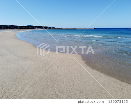 Aerial view of Shiraragahama beach in summer on Fukue Island, Nagasaki Prefecture, Japan 129073125