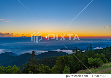 [Nagano Prefecture] Roadside Station Utsukushigahara Highlands: Sunrise from the Observatory 129073662