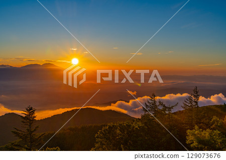 [Nagano Prefecture] Roadside Station Utsukushigahara Highlands: Sunrise from the Observatory 129073676