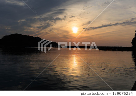 竹野溫泉附近的竹野川 竹野溫泉附近的竹野川 129076254