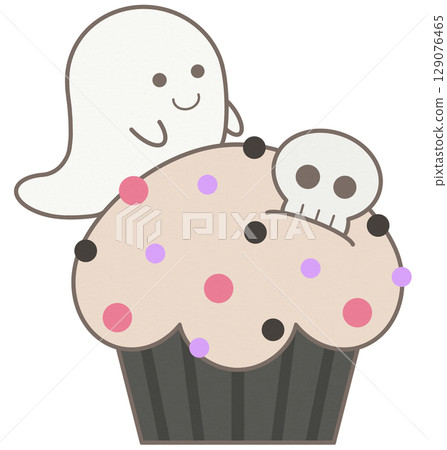Cute Halloween white ghost cupcake with sugar sprinkle 129076465