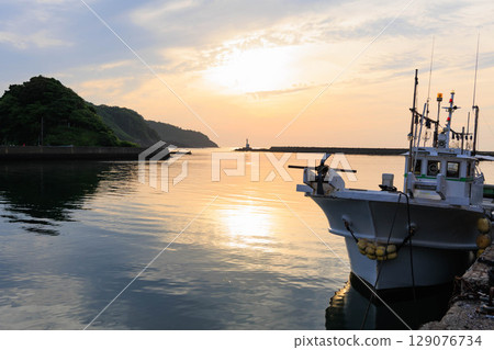 竹野川和竹野溫泉周圍的船隻 竹野川和竹野溫泉周圍的船隻 129076734