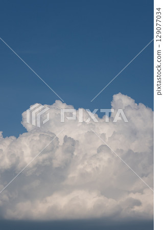 藍天白雲飄浮 藍天白雲飄浮 129077034