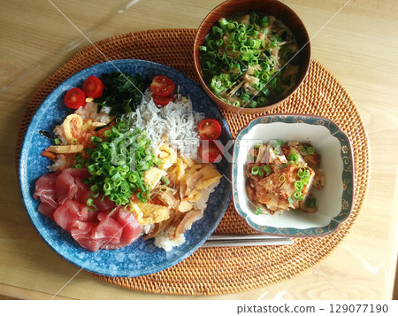 海鮮散壽司 / 海鮮散壽司午餐套餐 129077190