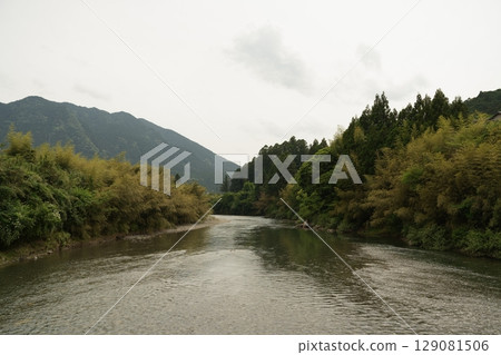 與河景觀 與河景觀 129081506