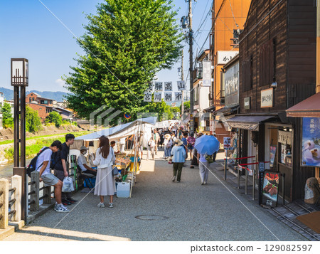飛驒高山夏季宮川早市 129082597