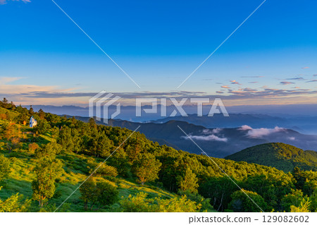 [長野縣]從日本最高的路邊站美原高原眺望北阿爾卑斯山 129082602