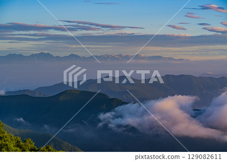 [Nagano Prefecture] View of the Northern Alps from Utsukushigahara Plateau, Japan's highest roadside station 129082611