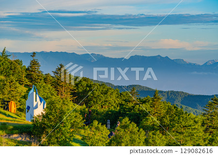 [Nagano Prefecture] View of the Northern Alps from Utsukushigahara Plateau, Japan's highest roadside station 129082616