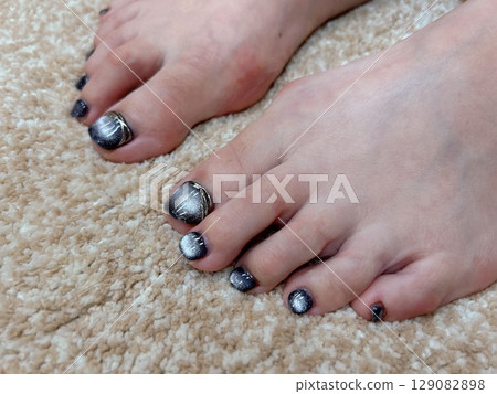 Cute and grown-up summer foot nails Cute and grown-up summer foot nails 129082898