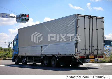 物流卡車 129085283