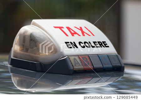 French taxi sign - Angry taxi French taxi sign - Angry taxi 129085449