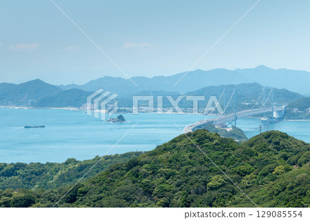 從淡路島看鳴門海峽和大鳴門大橋 從淡路島看鳴門海峽和大鳴門大橋 129085554