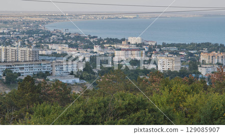 Panorama of the city of Feodosia from the hill. 129085907