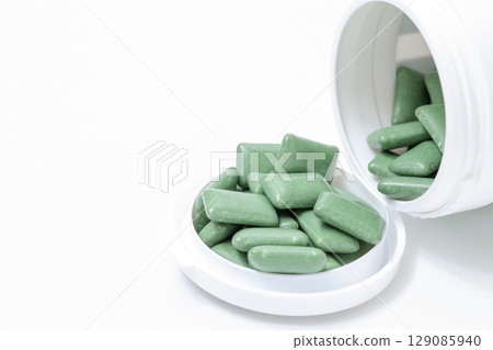 Gum, chew, snack, sweets, food, chewing gum, container, plastic container 129085940