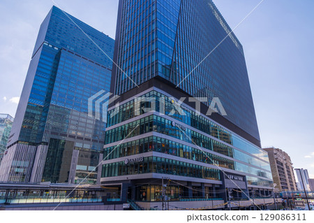 Japanese Station Building Osaka Station (West Side) Innogate Osaka 129086311