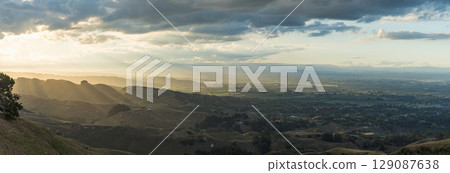 從紐西蘭霍克斯灣的蒂瑪塔峰頂俯瞰 129087638