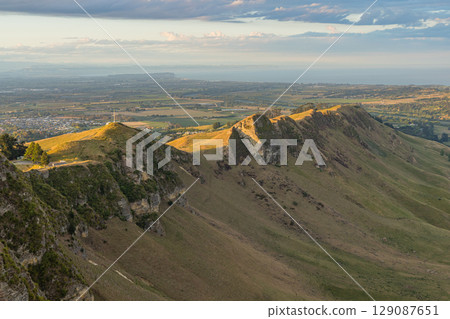 從紐西蘭霍克斯灣的蒂瑪塔峰頂俯瞰 129087651