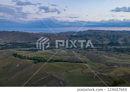 從紐西蘭霍克斯灣的蒂瑪塔峰頂欣賞夜景 從紐西蘭霍克斯灣的蒂瑪塔峰頂欣賞夜景 129087669