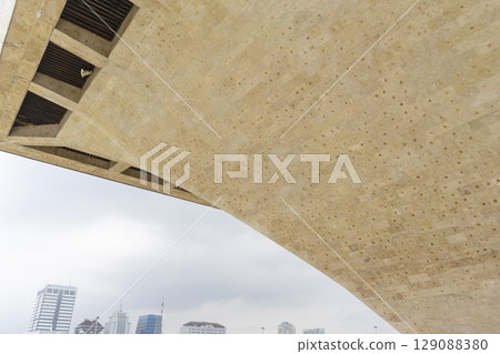 The National Monument is a 132m tower in the centre of Merdeka Square in Jakarta, Indonesia  129088380