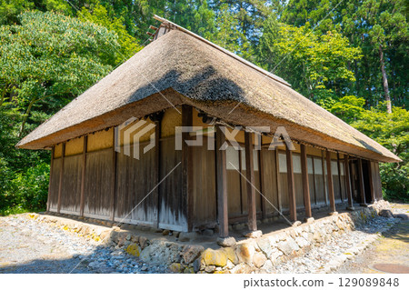 彌彥村指定文化遺產：舊竹石家住宅本館 129089848