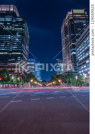 Night view of Hibiya Street in Marunouchi, Tokyo Night view of Hibiya Street in Marunouchi, Tokyo 129089928