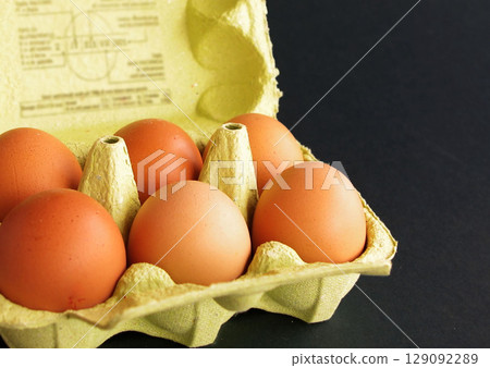 雞蛋包裝雞蛋綠盒子超市放大 129092289