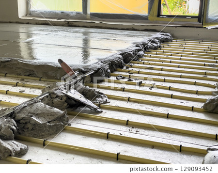 Warm floor heating with screed Warm floor heating with screed 129093452