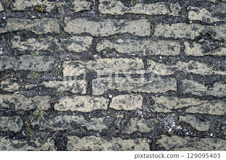 Red grunge brick wall, abstract background texture with old dirty and vintage style pattern 129095403