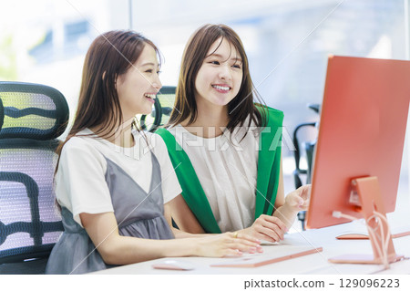 Business woman working in the office 129096223