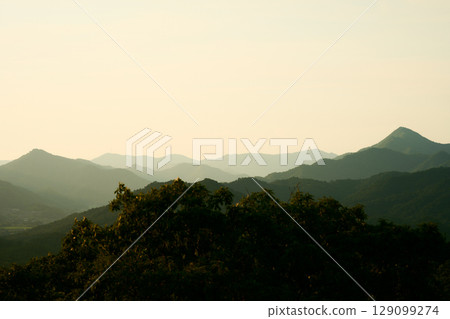 Mountain range at dusk 129099274
