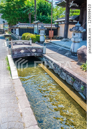 青勝寺前的千石清水(三重縣四日市市知住町) 青勝寺前的千石清水(三重縣四日市市知住町) 129099410