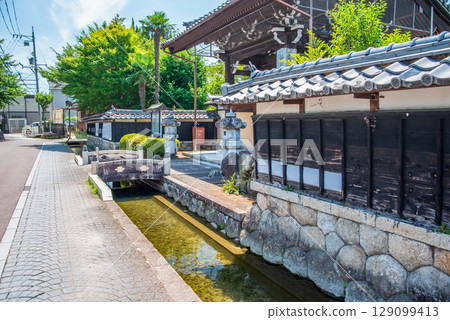 青勝寺前的千石清水（三重縣四日市市知住町） 129099413