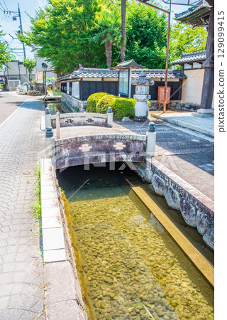 青勝寺前的千石清水（三重縣四日市市知住町） 129099415