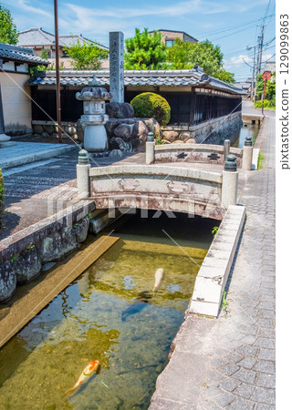 鯉魚遊動的「智石遊水」（三重縣四日市智石町） 129099863