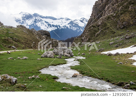Winter landscape in Picos de Europa, Spain Winter landscape in Picos de Europa, Spain 129100177