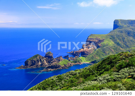 [島根縣] 從赤尾瞭望台眺望的國賀海岸（隱岐諸島西之島） 129101640