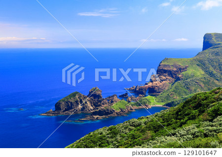 [島根縣] 從赤尾瞭望台眺望的國賀海岸（隱岐諸島西之島） 129101647