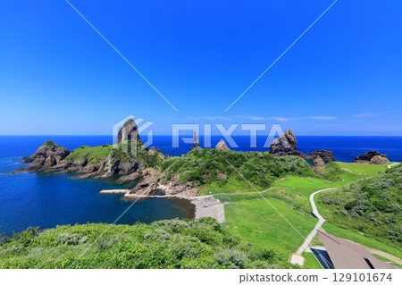 [島根縣] 晴朗的日子裡的國賀海岸國比濱海灘（隱岐諸島西之島） 129101674