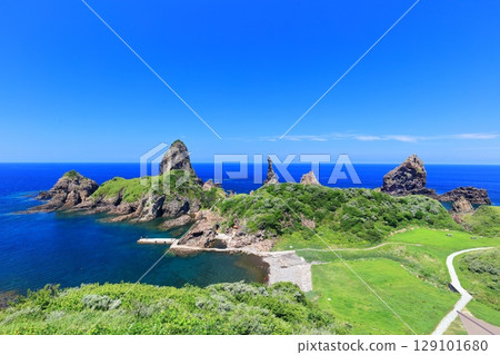 [島根縣] 晴朗的日子裡的國賀海岸國比濱海灘（隱岐諸島西之島） 129101680