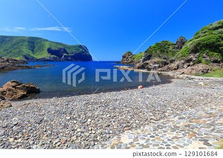 [島根縣] 晴朗的日子裡的國賀海岸國比濱海灘（隱岐諸島西之島） 129101684