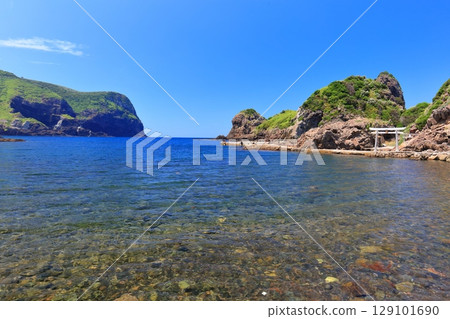 [島根縣] 晴朗的日子裡的國賀海岸國比濱海灘（隱岐諸島西之島） 129101690