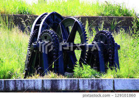 Yokotone Lock, a valuable civil engineering heritage built during the Taisho period that is still in operation today Yokotone Lock, a valuable civil engineering heritage built during the Taisho period that is still in operation today 129101860