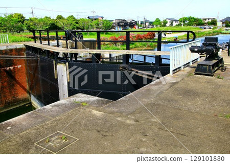 橫利根船閘是大正時代建造的寶貴土木工程遺產,至今仍在運作 橫利根船閘是大正時代建造的寶貴土木工程遺產,至今仍在運作 129101880