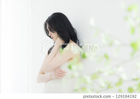 年輕女性的美麗形象 129104192